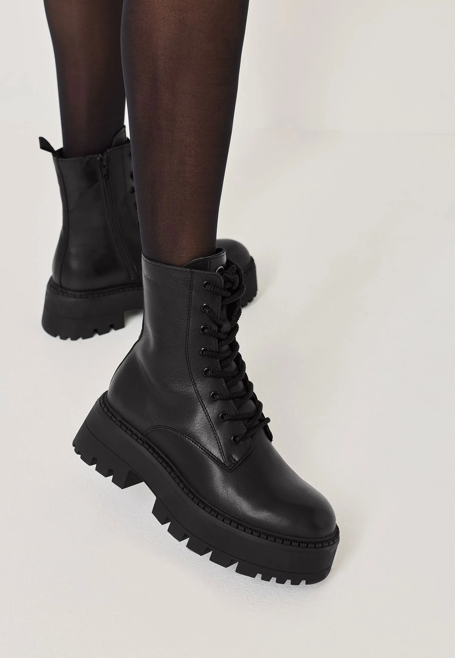 Tamaris Stivaletti Stringati Noir