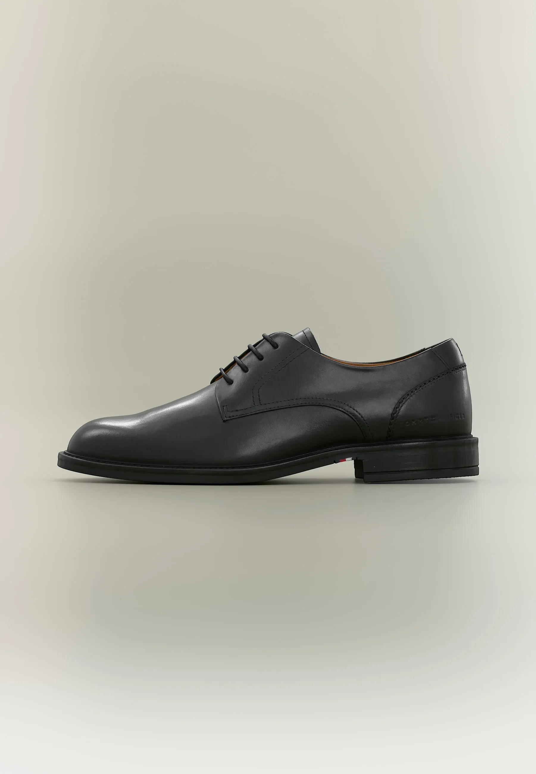 Tommy Hilfiger Chaussures sans lacets élégantes Corporate Noir