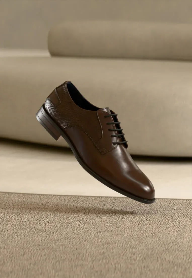 Pier One Chaussures à lacets Élégantes Brun