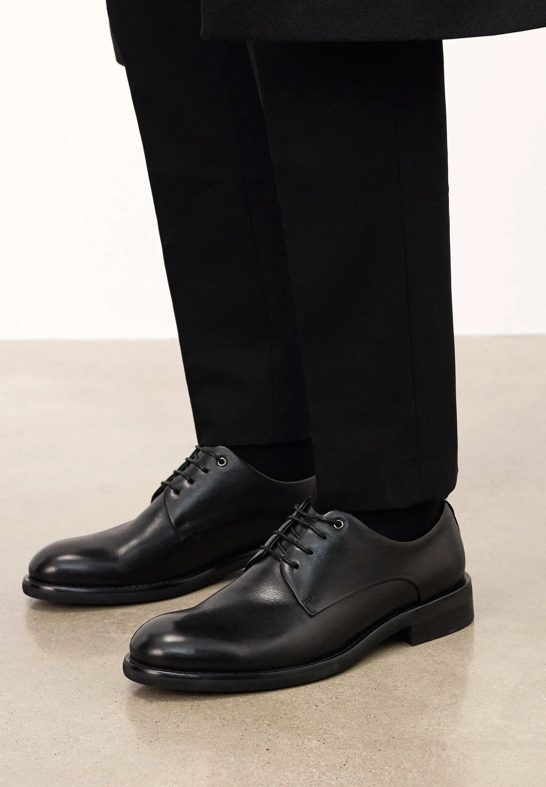 Kazar Stringate Black