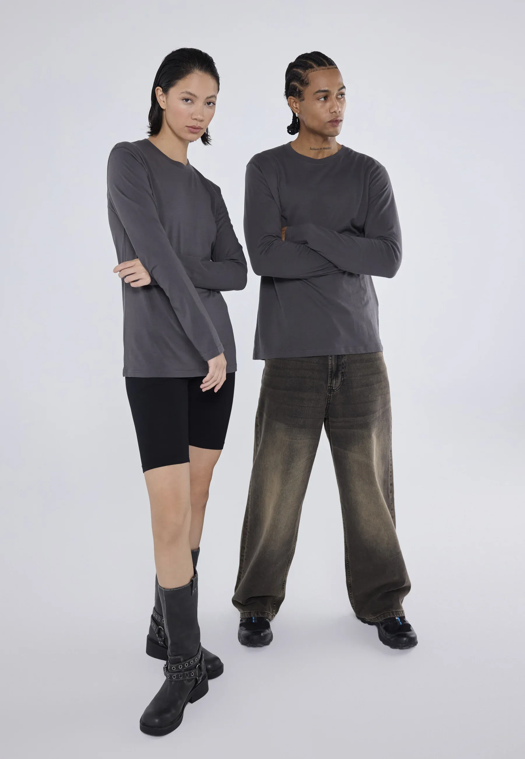 Yourturn 2 pièces T-shirt unisexe à manches longues Noir/gris foncé
