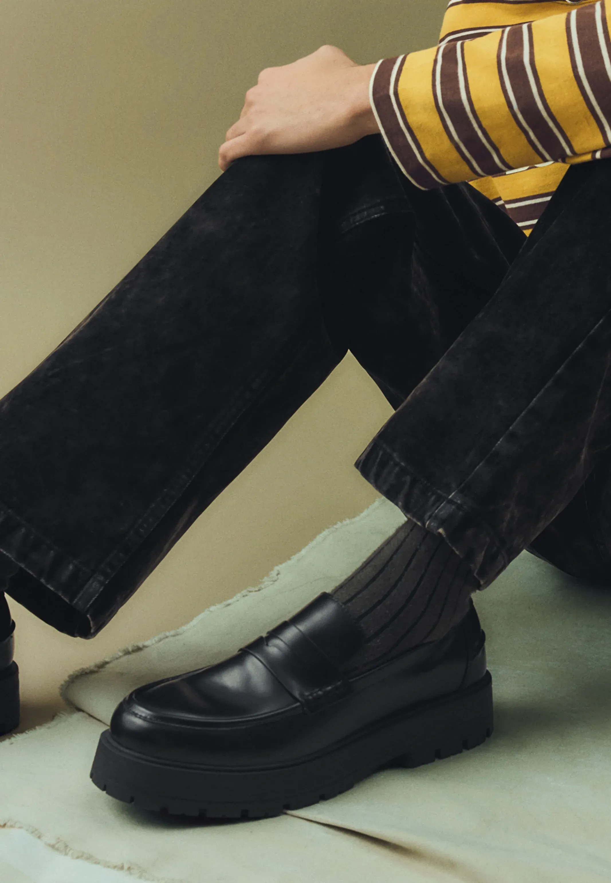 Bershka Mocassins Chunky Chaussures sans lacets Noir