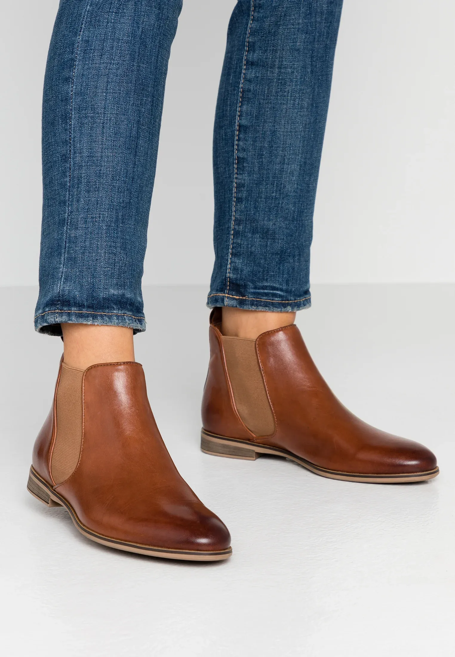 Anna Field Tronchetti Cognac