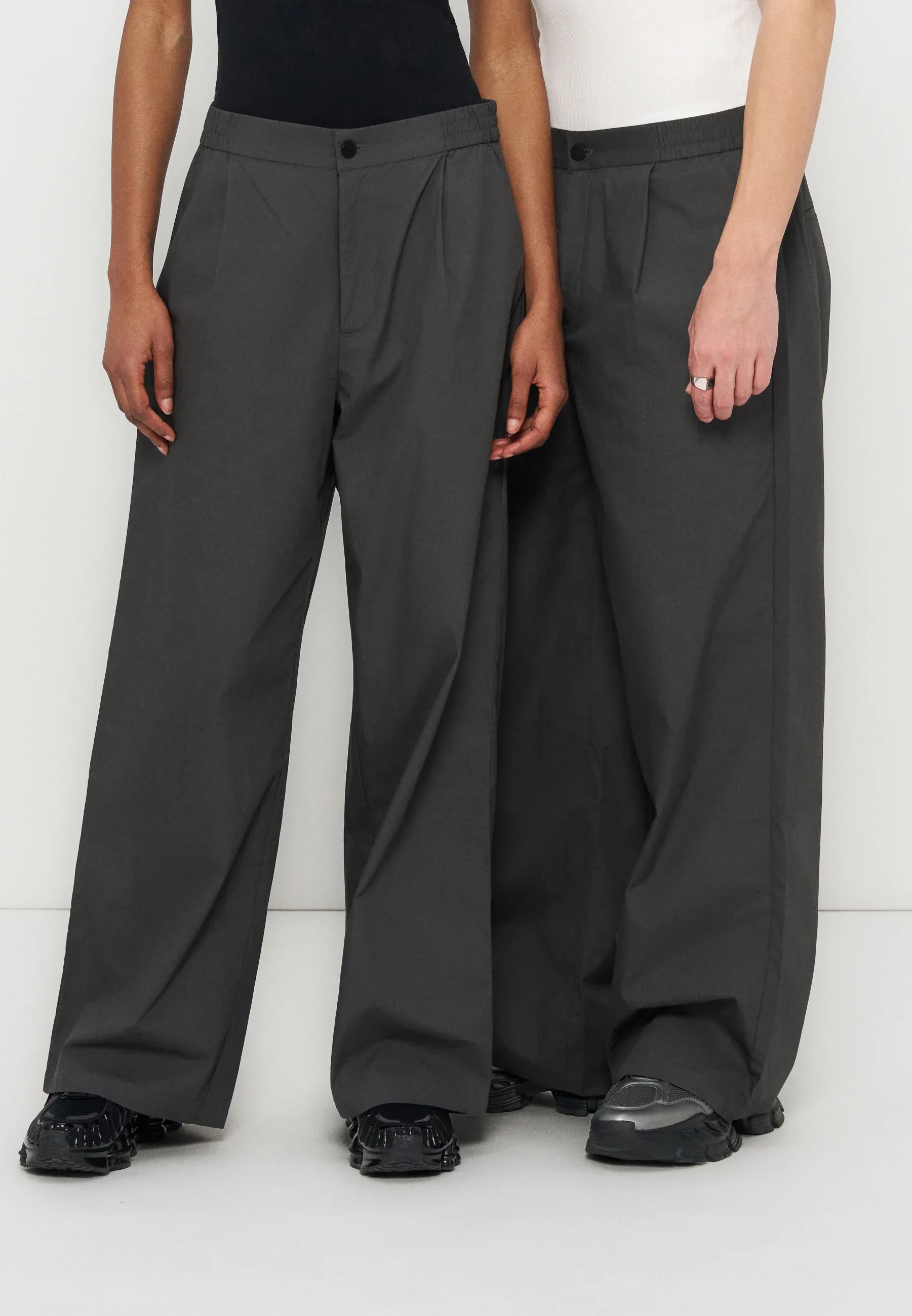 Yourturn Pantalons unisexe Gris foncé