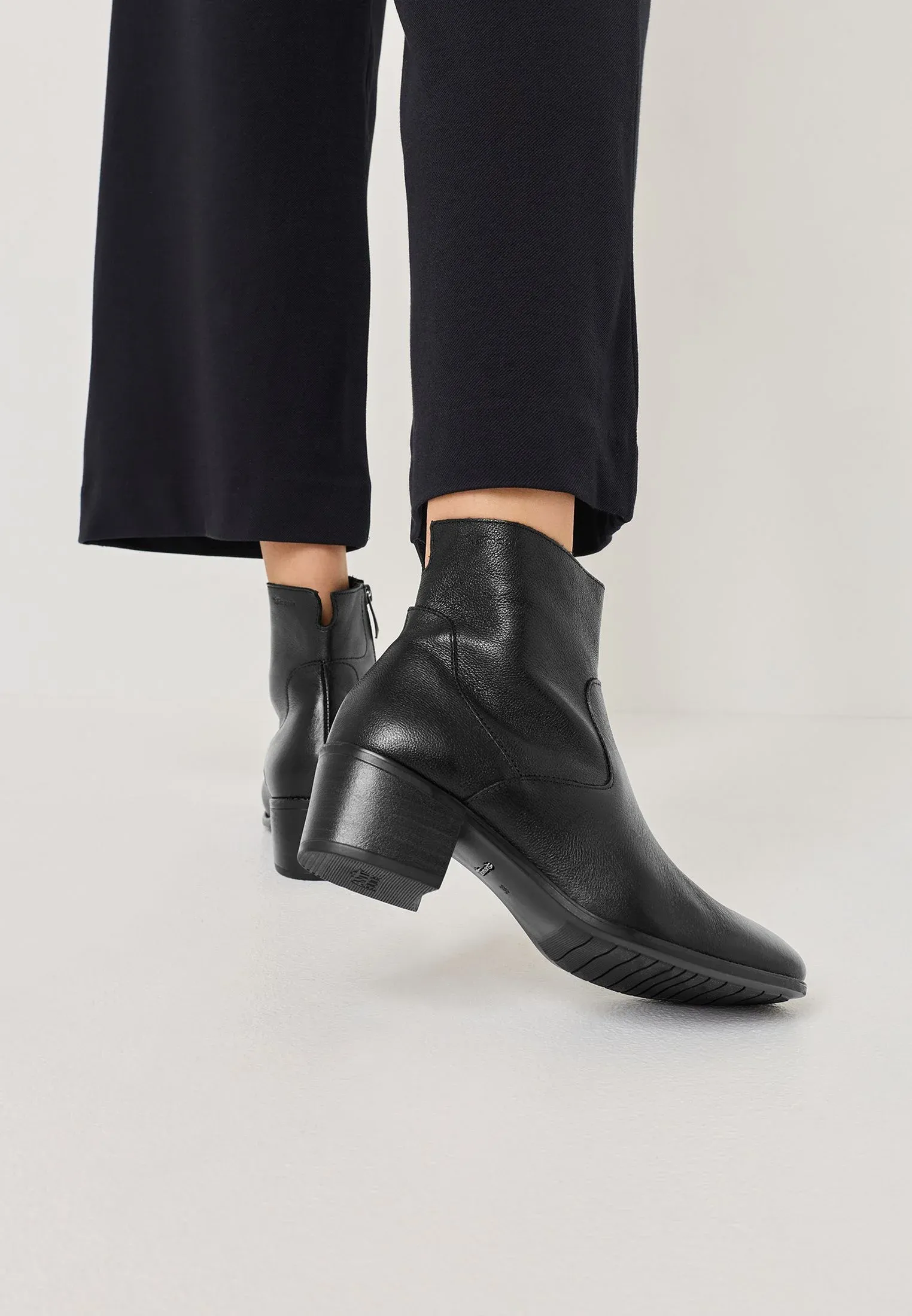 Tamaris Tronchetti en cuir noir