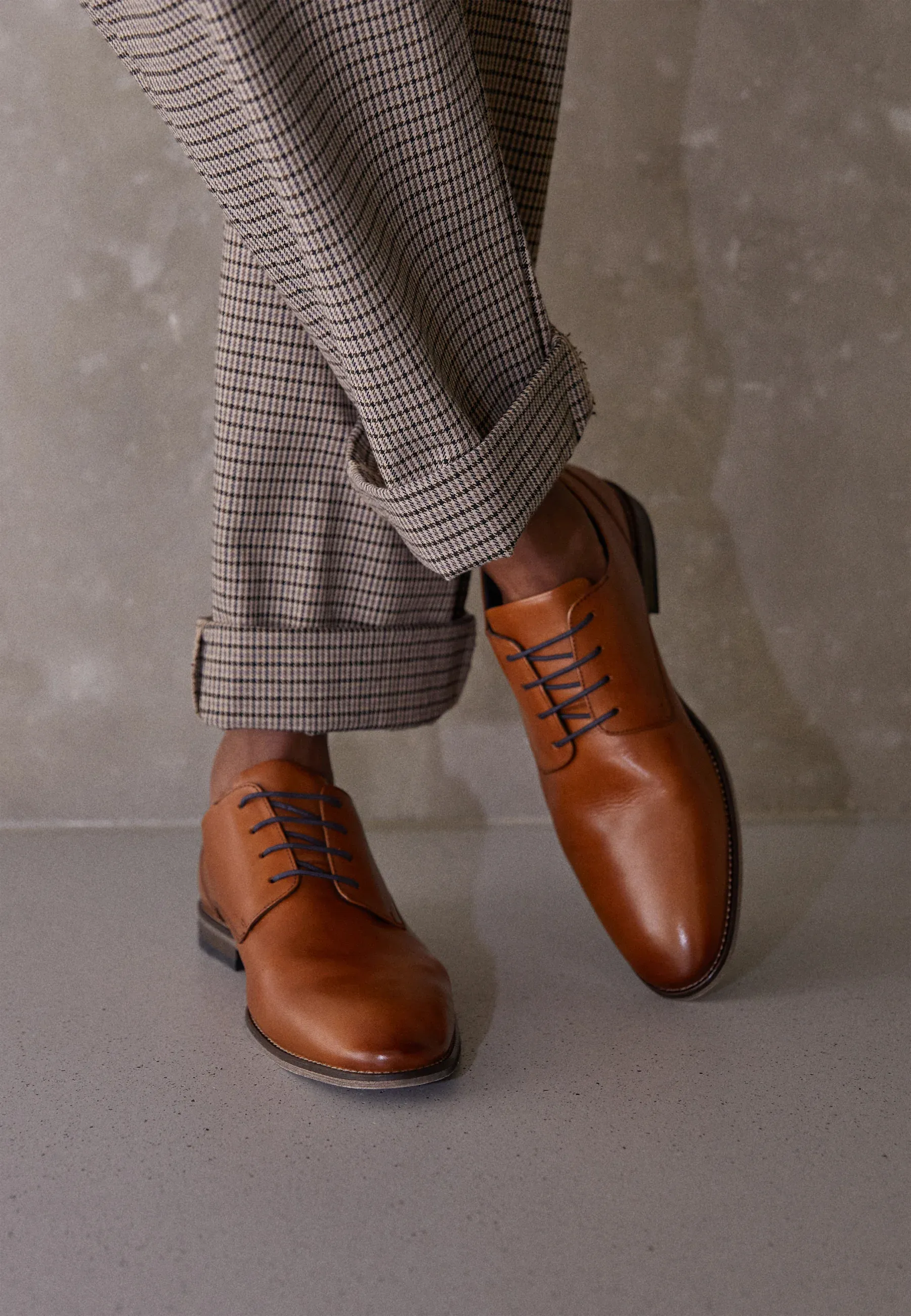 Pier One Chaussures à lacets Élégantes Cognac
