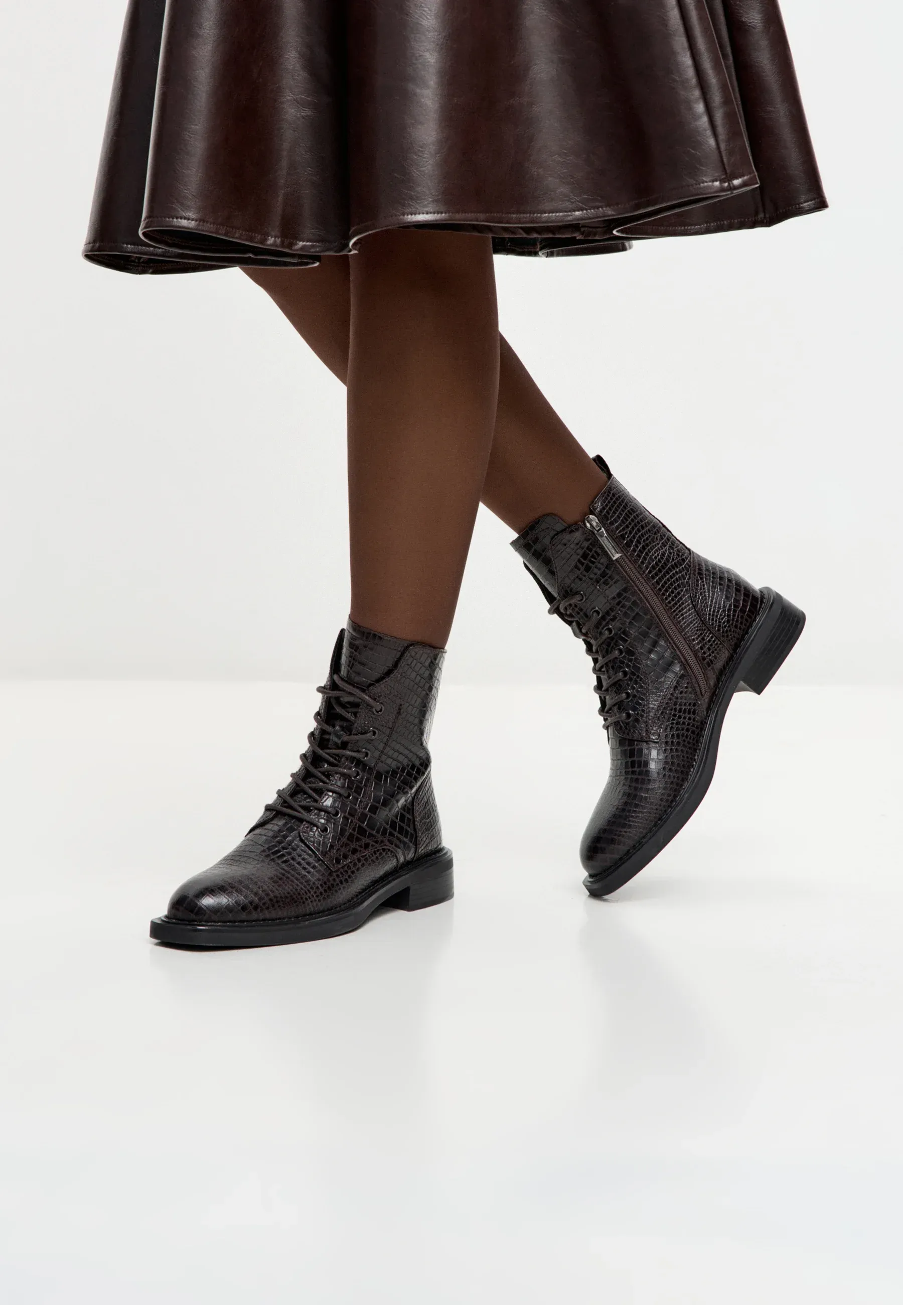 Cesare Gaspari Bottes à lacets marron
