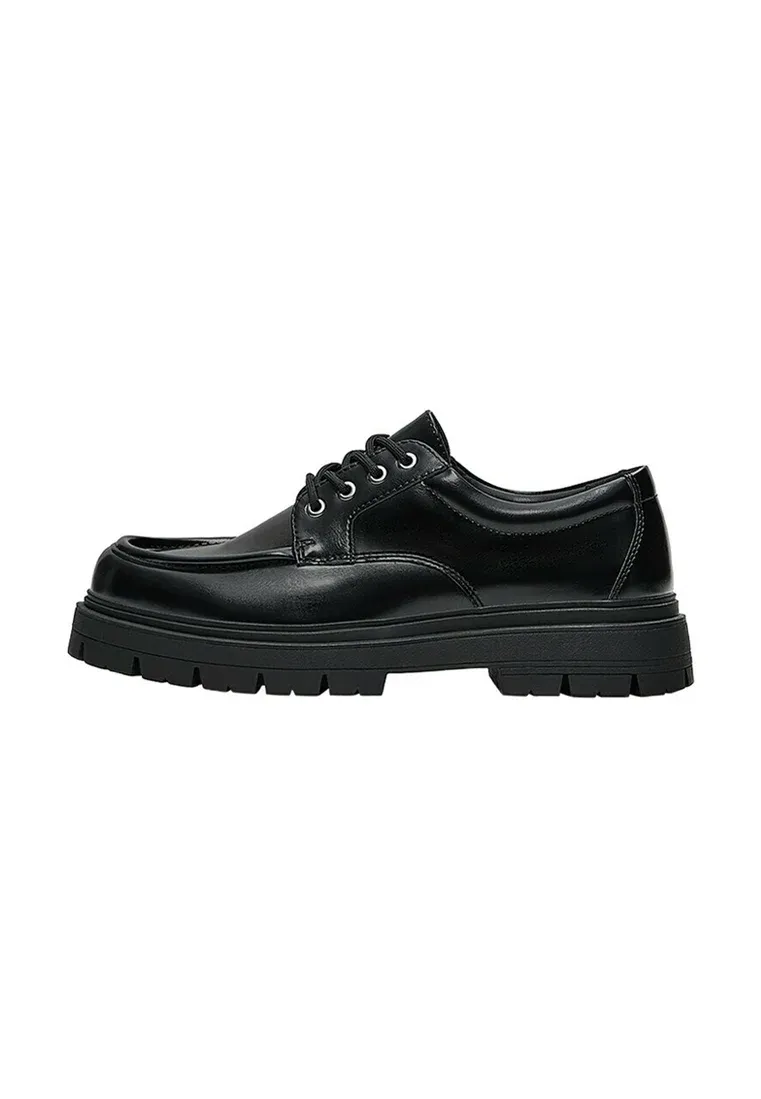 Chaussures Bershka Derby à lacets Élégantes Noir