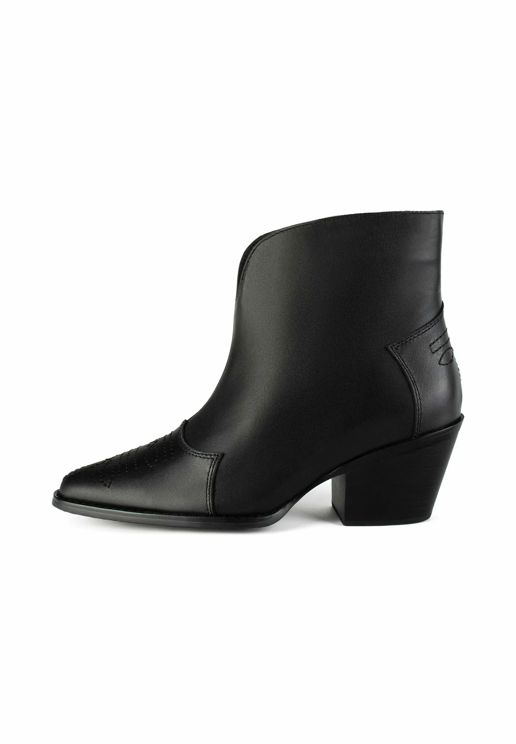 L37 Bottes noires