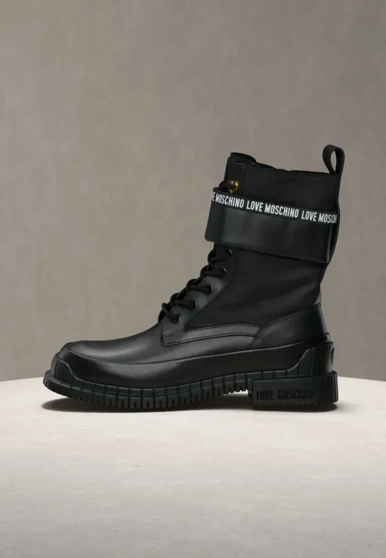 Love Moschino Street Stivaletti Stringati Noir