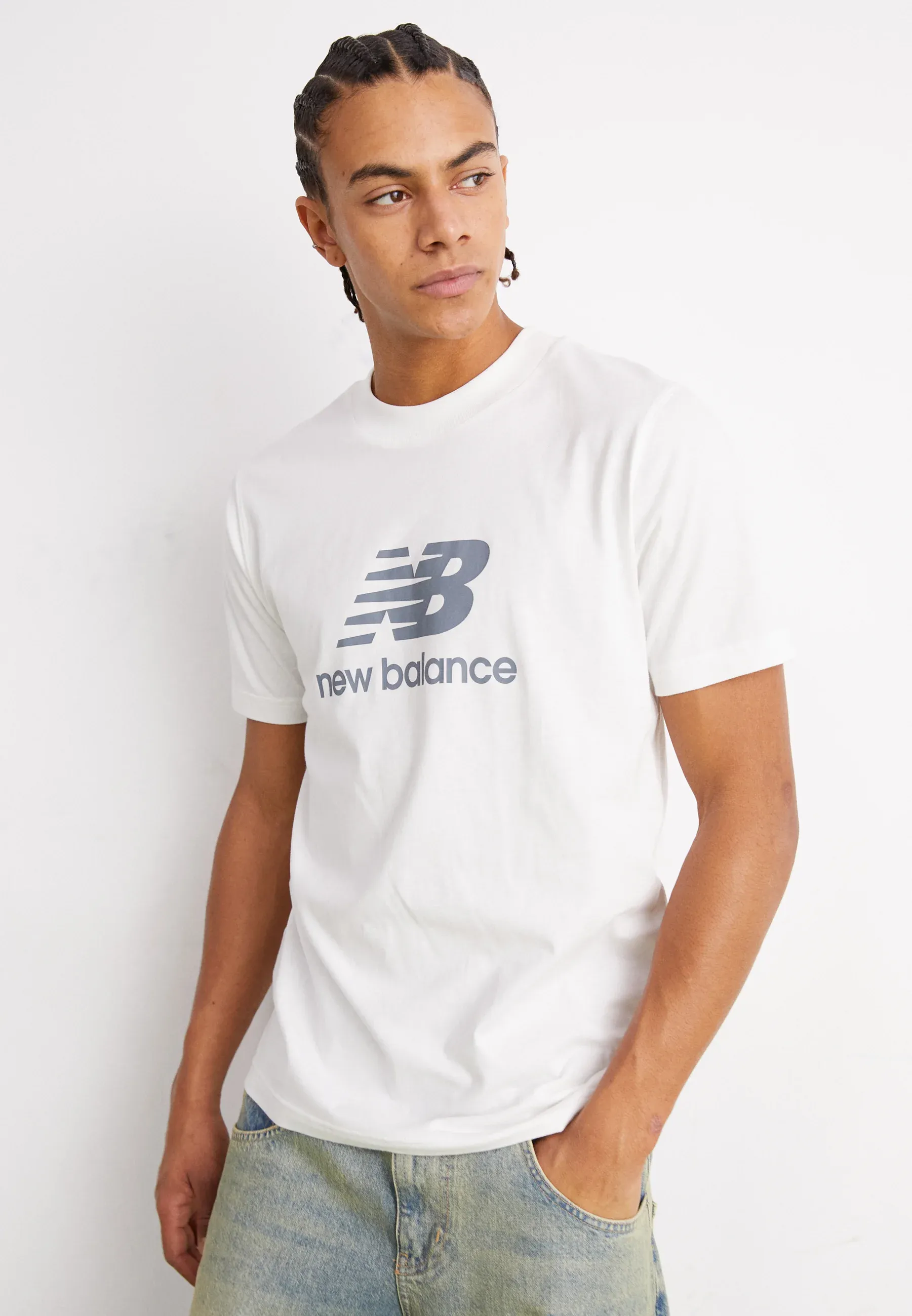 New Balance Sport Essentials T-shirt à logo empilé avec impression blanc