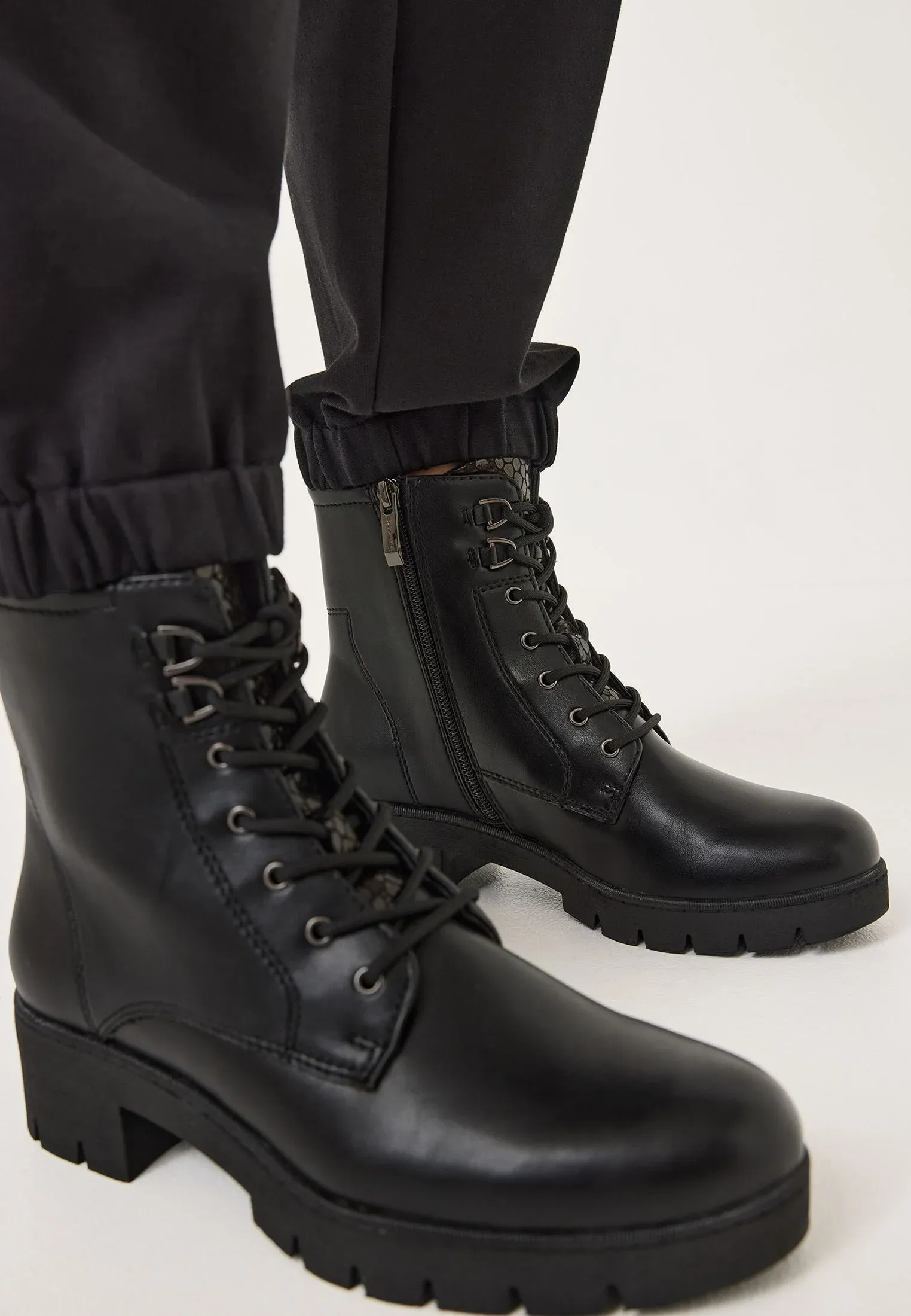 Tamaris Stivaletti Stringati Noir Mat