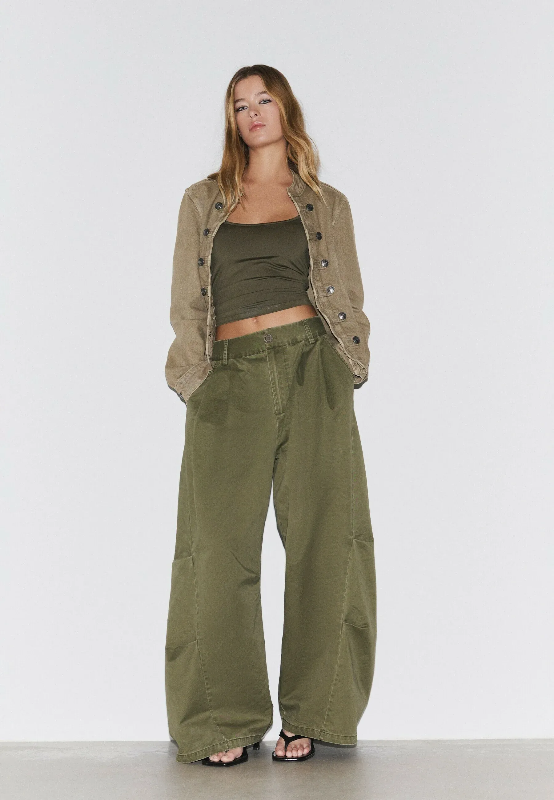 Stradivarius Pantalons Khaki