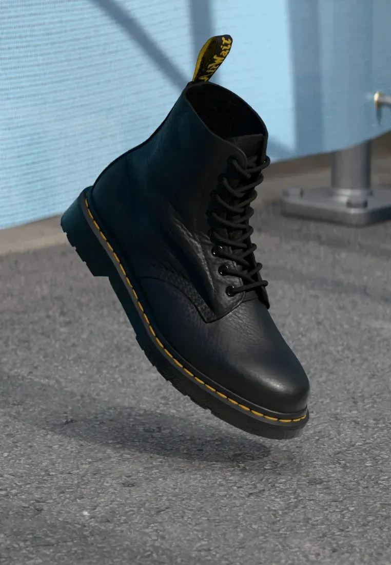 Dr Martens Stivaletti Stringati Noir Ambassador