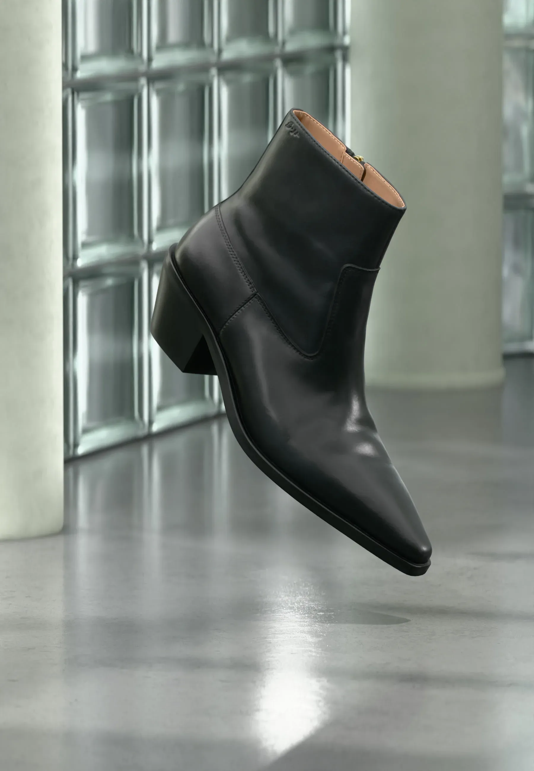 Boss Niara Tronchetti Black