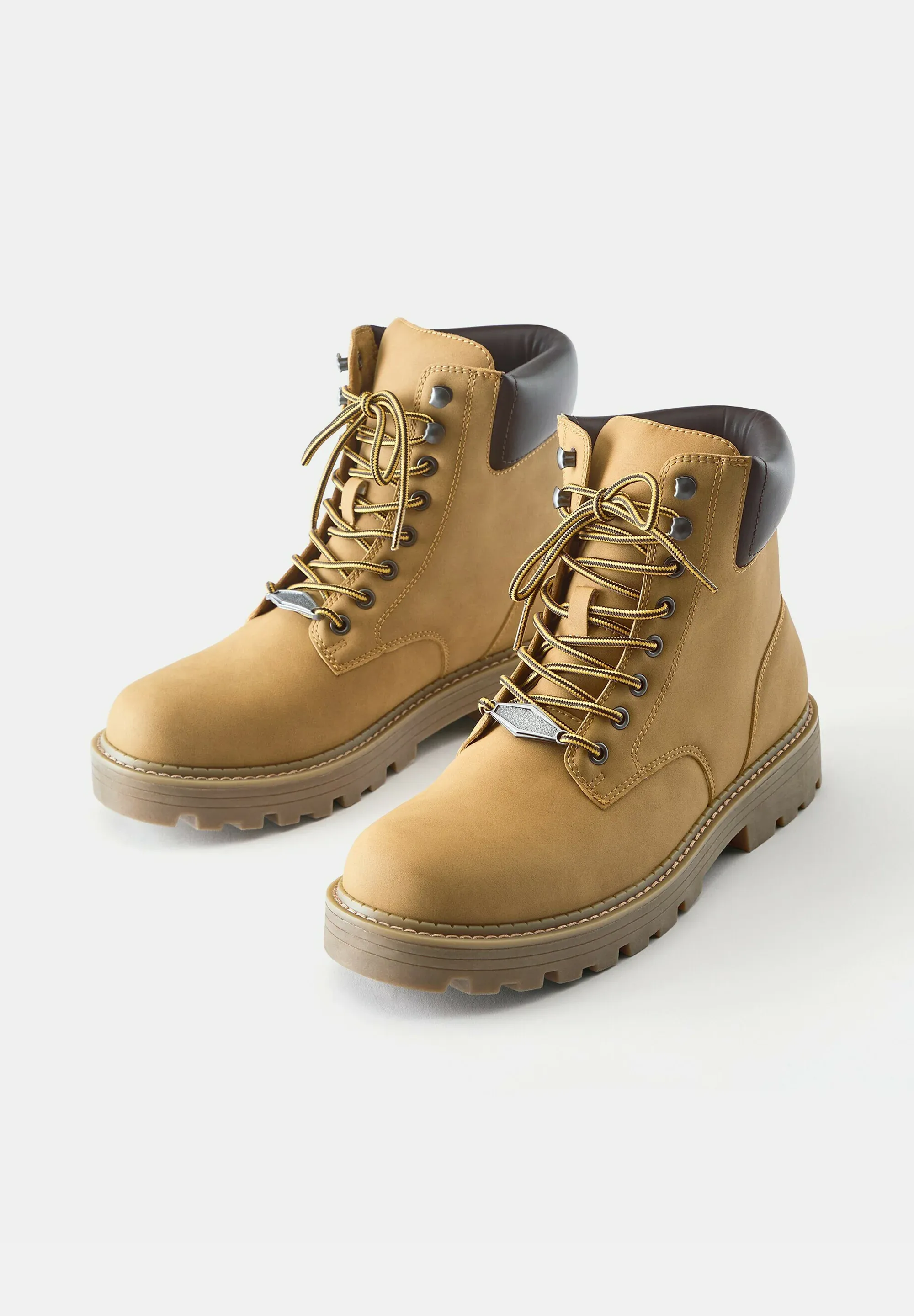 Pullandbear Bottes à lacets Moutarde