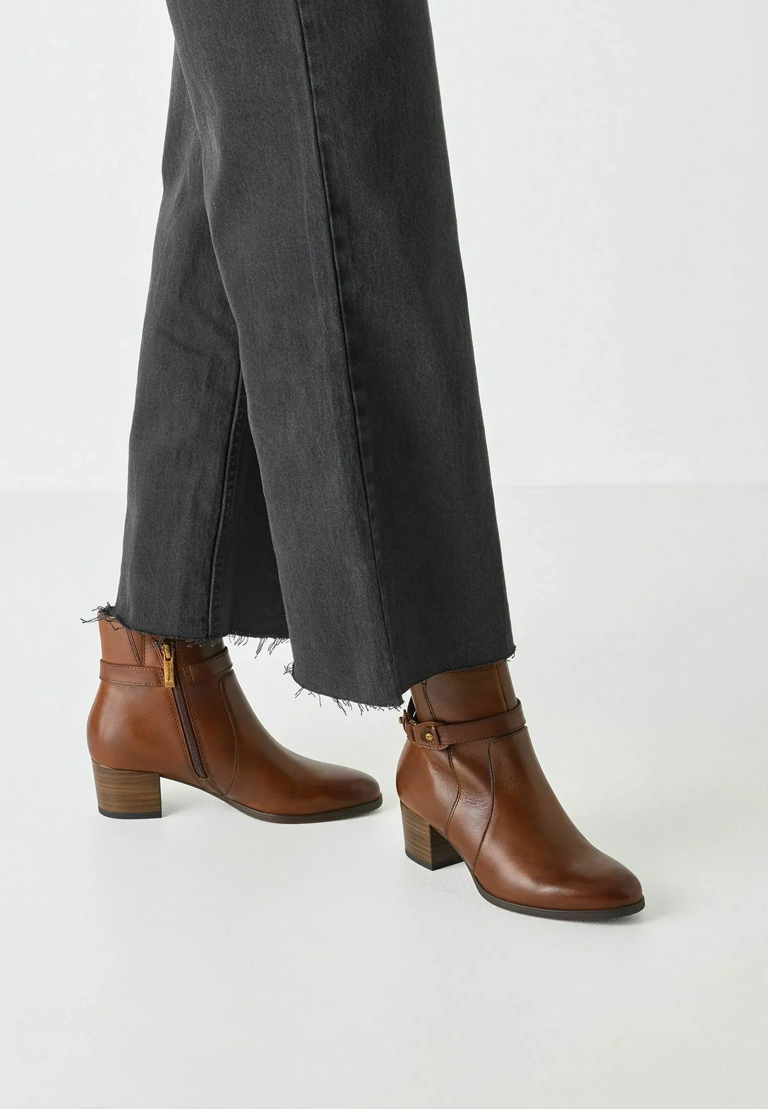Tamaris Tronchetti Cognac