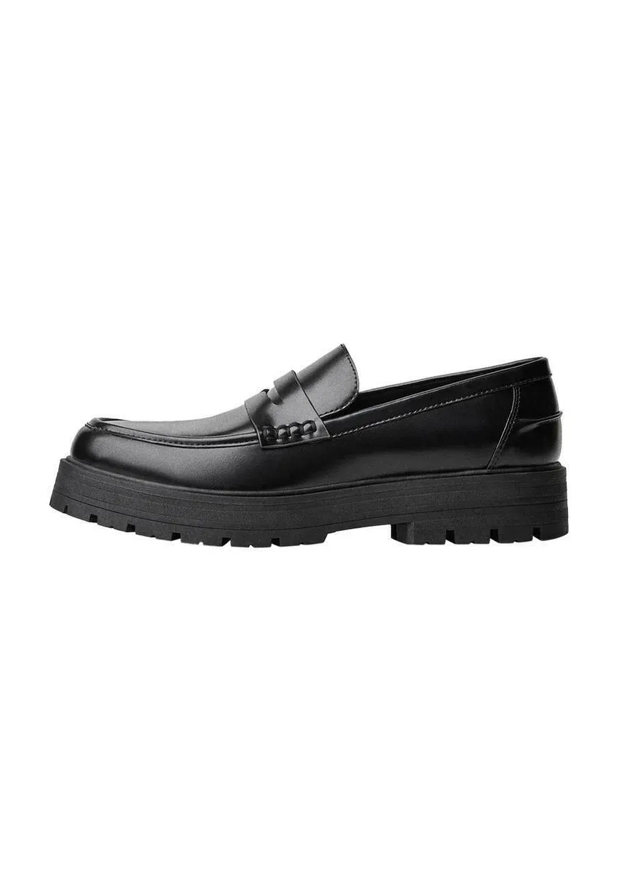 Bershka Mocassins Chunky Chaussures sans lacets Noir